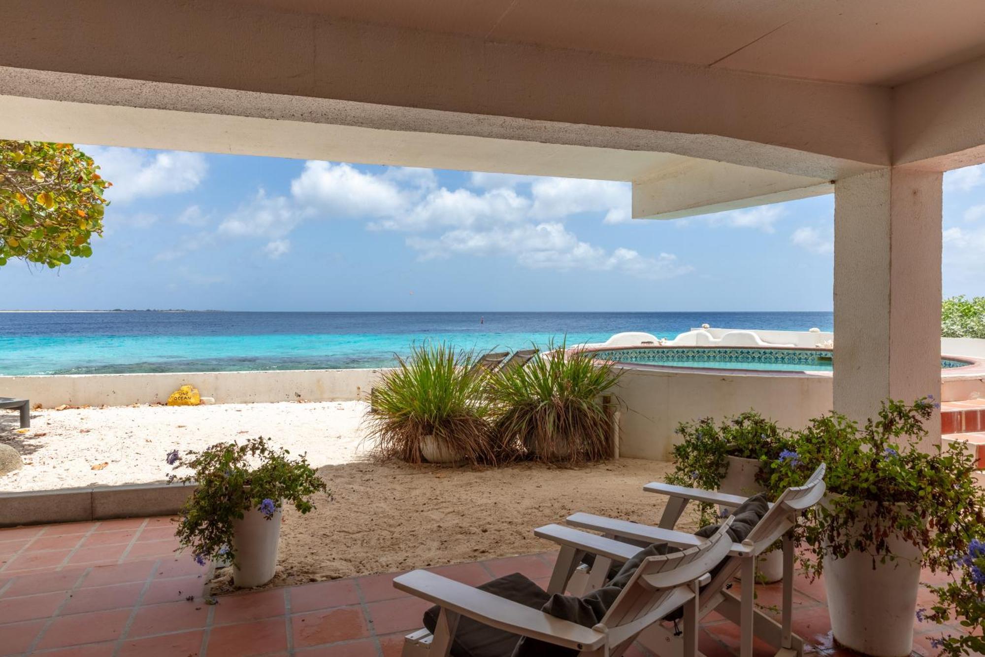 One Ocean Boutique Apartments & Suites Bonaire คราเลนไดค์ ภายนอก รูปภาพ