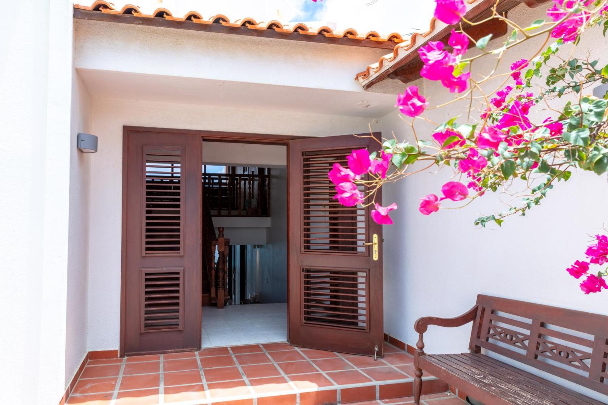 One Ocean Boutique Apartments & Suites Bonaire คราเลนไดค์ ภายนอก รูปภาพ
